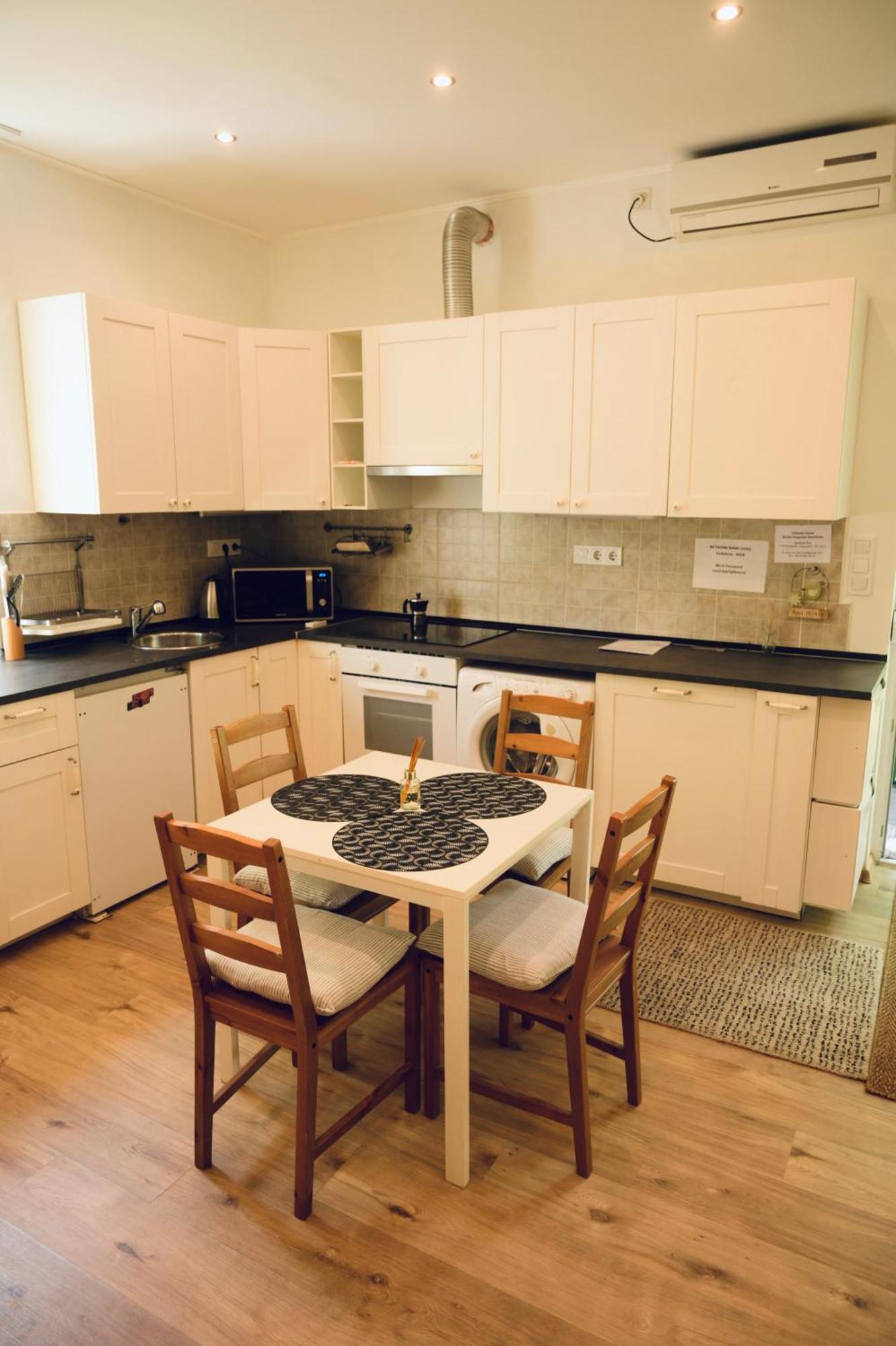 Cozy Hillside In With Patio Apartman Budapest